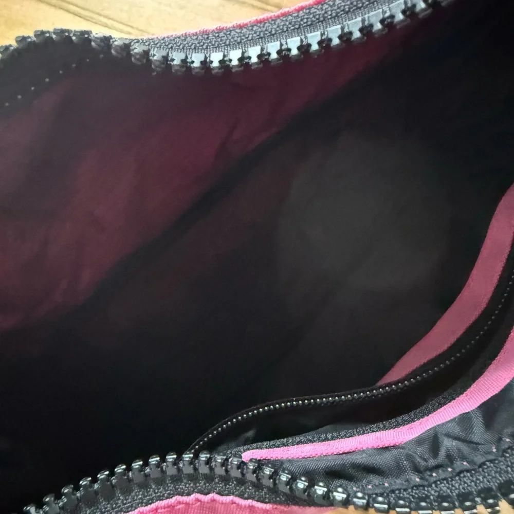 BAGGU Mini Nylon Shoulder Bag - Picture 3 of 3